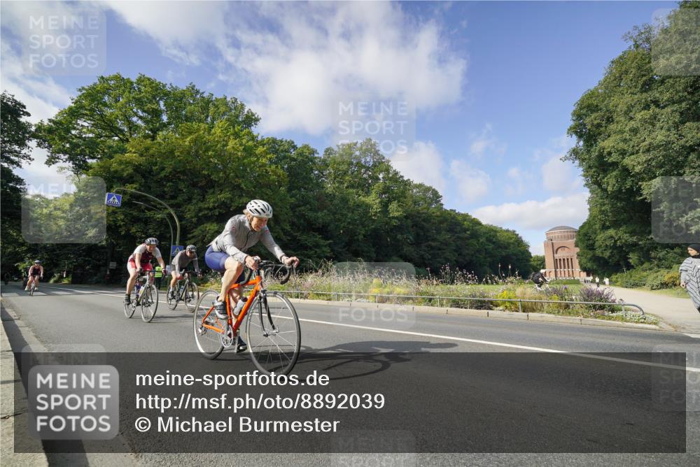 14.09.2025 - Stadtparktriathlon Michael Burmester http://msf.ph/oto/8892039 14.09.2025 10:55:12 Radfahren 632, 686, 699, 705, 721, 729, 769, 847 meine-sportfotos.de