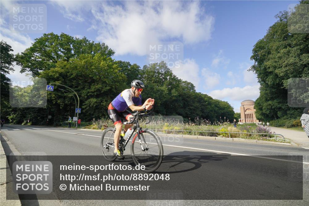 14.09.2025 - Stadtparktriathlon Michael Burmester http://msf.ph/oto/8892048 14.09.2025 10:55:21 Radfahren 632, 762, 842, 847, 875 meine-sportfotos.de