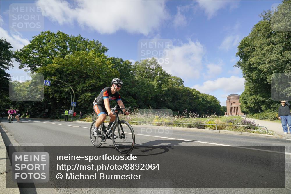 14.09.2025 - Stadtparktriathlon Michael Burmester http://msf.ph/oto/8892064 14.09.2025 10:56:01 Radfahren 647, 679, 740, 781, 792, 818, 831, 851 meine-sportfotos.de
