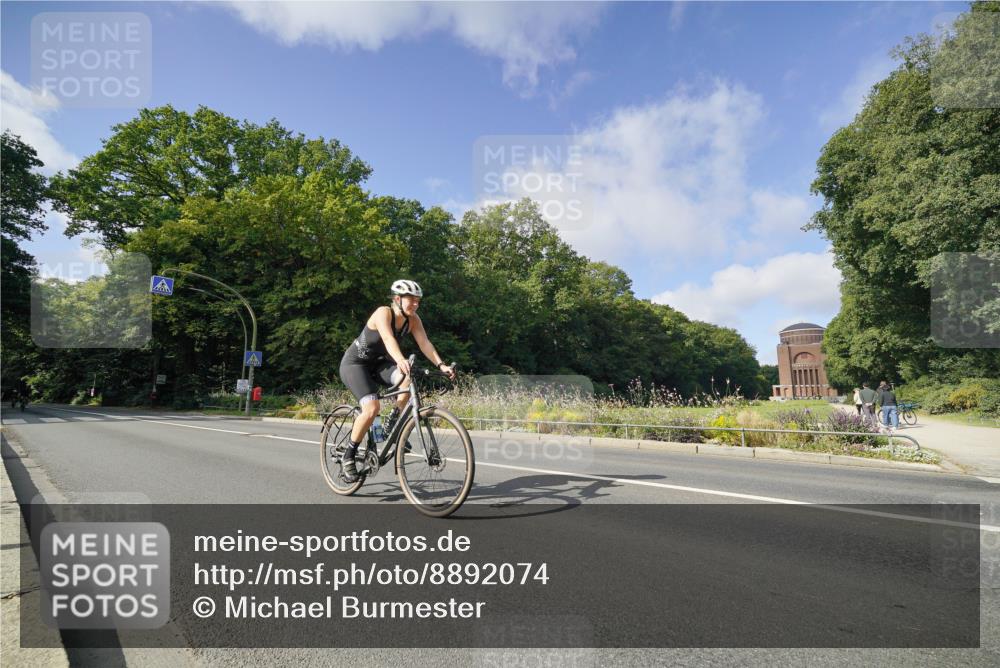 14.09.2025 - Stadtparktriathlon Michael Burmester http://msf.ph/oto/8892074 14.09.2025 10:56:28 Radfahren 645, 756, 763, 778, 802, 803, 888 meine-sportfotos.de