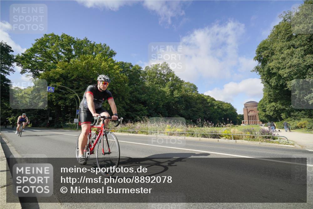 14.09.2025 - Stadtparktriathlon Michael Burmester http://msf.ph/oto/8892078 14.09.2025 10:56:34 Radfahren 645, 763, 774, 778, 788, 802, 803, 849 meine-sportfotos.de