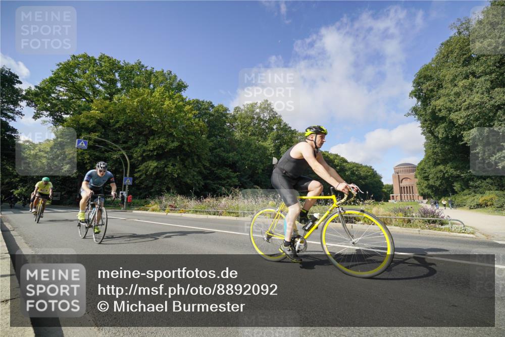 14.09.2025 - Stadtparktriathlon Michael Burmester http://msf.ph/oto/8892092 14.09.2025 10:56:49 Radfahren 697, 746, 755, 764, 767, 771, 776, 783, 796, 807, 811, 817, 914 meine-sportfotos.de