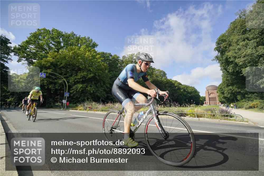 14.09.2025 - Stadtparktriathlon Michael Burmester http://msf.ph/oto/8892093 14.09.2025 10:56:50 Radfahren 697, 746, 755, 764, 767, 771, 776, 783, 796, 807, 811, 817, 914 meine-sportfotos.de