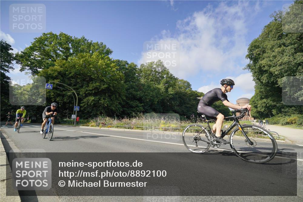 14.09.2025 - Stadtparktriathlon Michael Burmester http://msf.ph/oto/8892100 14.09.2025 10:56:53 Radfahren 697, 746, 755, 764, 767, 771, 783, 796, 798, 807, 811, 817, 909, 914 meine-sportfotos.de