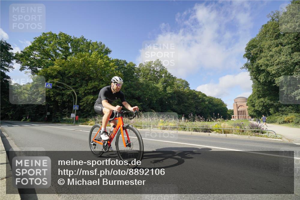 14.09.2025 - Stadtparktriathlon Michael Burmester http://msf.ph/oto/8892106 14.09.2025 10:57:01 Radfahren 782, 796, 798, 909 meine-sportfotos.de