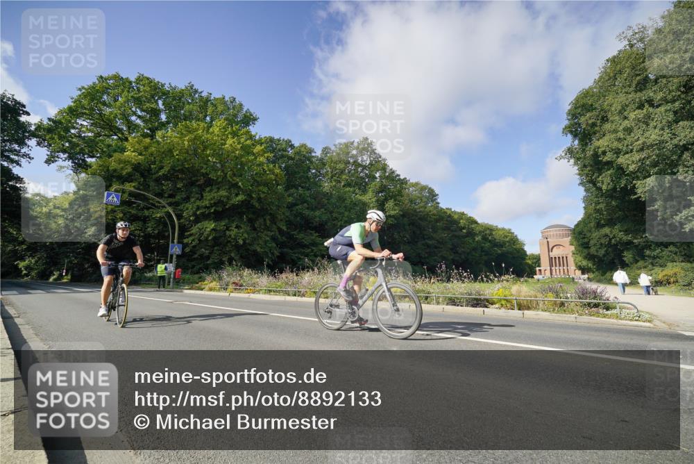 14.09.2025 - Stadtparktriathlon Michael Burmester http://msf.ph/oto/8892133 14.09.2025 10:58:08 Radfahren 791, 816, 826 meine-sportfotos.de