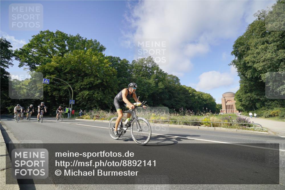 14.09.2025 - Stadtparktriathlon Michael Burmester http://msf.ph/oto/8892141 14.09.2025 10:58:26 Radfahren 820, 821, 835, 846, 848, 852, 859, 861, 872, 898, 919 meine-sportfotos.de
