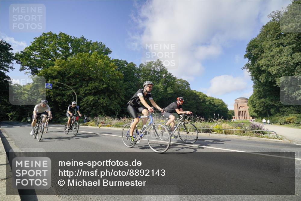 14.09.2025 - Stadtparktriathlon Michael Burmester http://msf.ph/oto/8892143 14.09.2025 10:58:28 Radfahren 820, 821, 835, 846, 848, 852, 859, 861, 872, 898, 919 meine-sportfotos.de