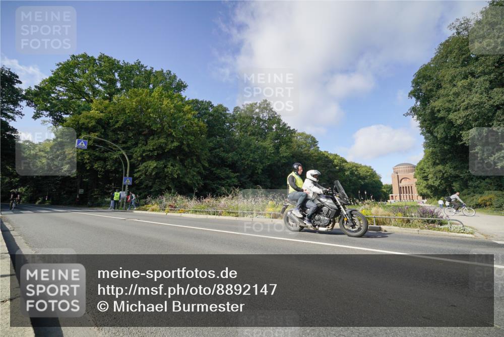14.09.2025 - Stadtparktriathlon Michael Burmester http://msf.ph/oto/8892147 14.09.2025 10:58:31 Radfahren 820, 821, 848, 852, 859, 861, 872, 897 meine-sportfotos.de