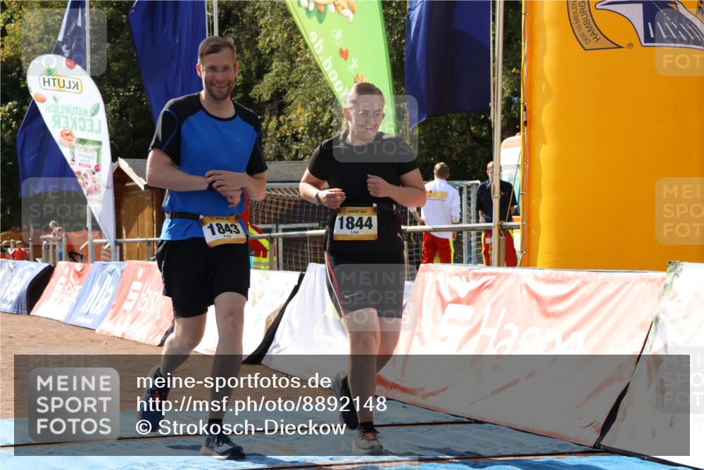 14.09.2025 - Airport Race Strokosch-Dieckow http://msf.ph/oto/8892148 14.09.2025 13:26:08 Ziel 1843, 1844 meine-sportfotos.de