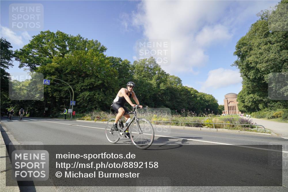 14.09.2025 - Stadtparktriathlon Michael Burmester http://msf.ph/oto/8892158 14.09.2025 10:58:57 Radfahren 582, 712, 727, 743, 750, 799, 804, 862, 873, 882, 917 meine-sportfotos.de