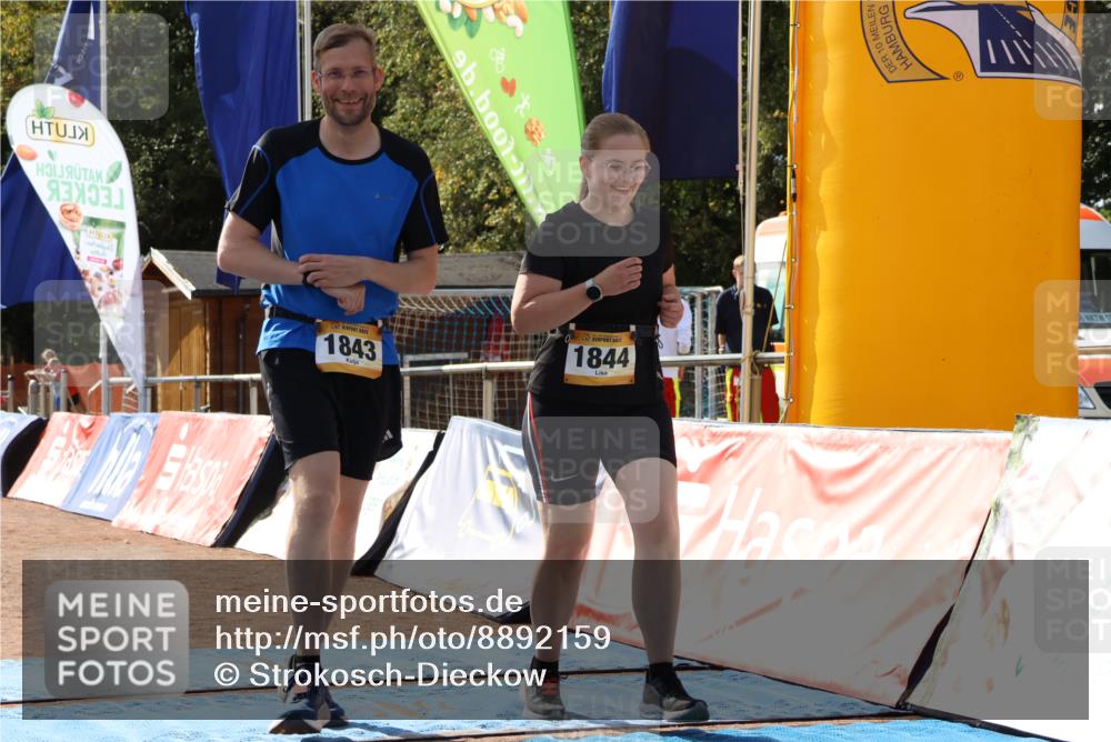 14.09.2025 - Airport Race Strokosch-Dieckow http://msf.ph/oto/8892159 14.09.2025 13:26:08 Ziel 1843, 1844 meine-sportfotos.de