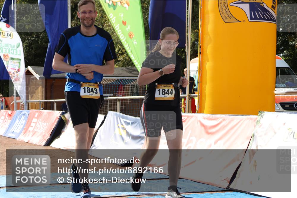 14.09.2025 - Airport Race Strokosch-Dieckow http://msf.ph/oto/8892166 14.09.2025 13:26:08 Ziel 1843, 1844 meine-sportfotos.de