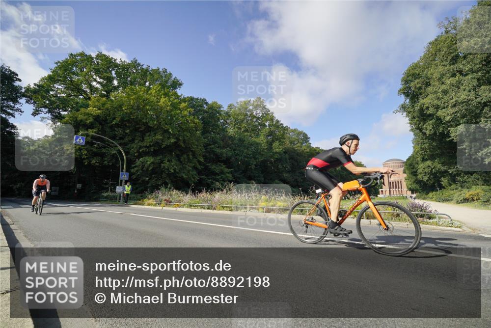 14.09.2025 - Stadtparktriathlon Michael Burmester http://msf.ph/oto/8892198 14.09.2025 11:00:07 Radfahren 678, 839, 858, 874, 894 meine-sportfotos.de