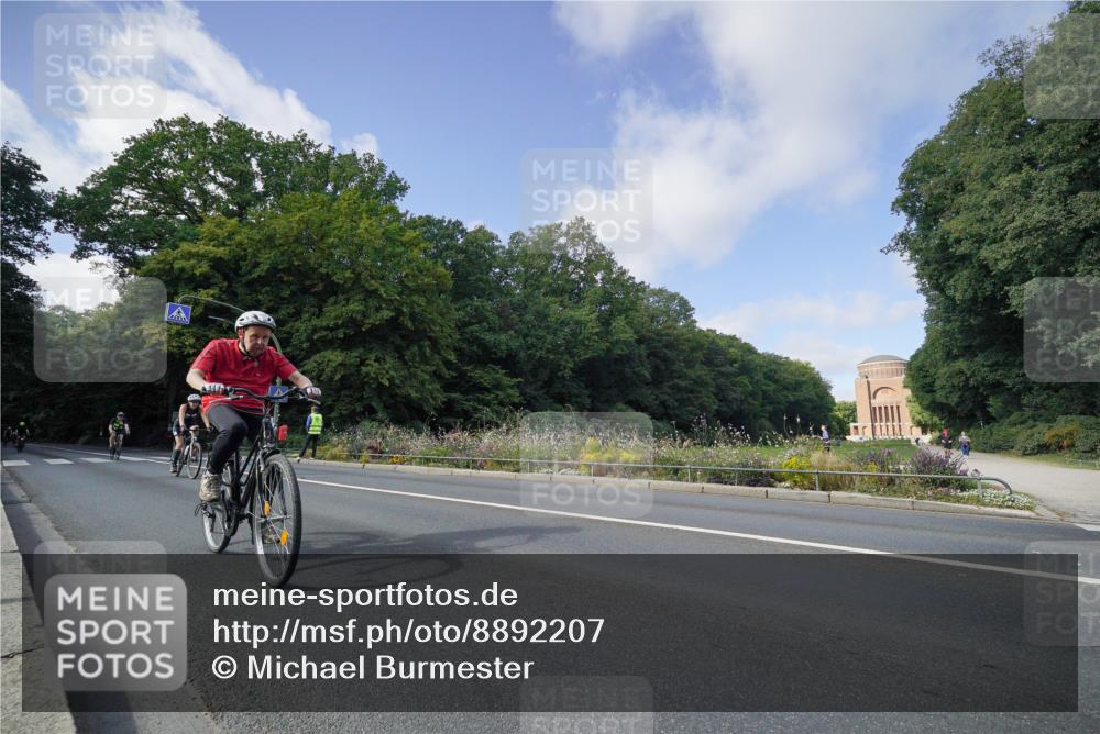 14.09.2025 - Stadtparktriathlon Michael Burmester http://msf.ph/oto/8892207 14.09.2025 11:00:36 Radfahren 600, 601, 643, 730, 793, 829, 838, 870, 915, 921 meine-sportfotos.de