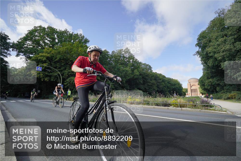 14.09.2025 - Stadtparktriathlon Michael Burmester http://msf.ph/oto/8892209 14.09.2025 11:00:37 Radfahren 600, 601, 643, 730, 793, 829, 838, 870, 915, 921 meine-sportfotos.de