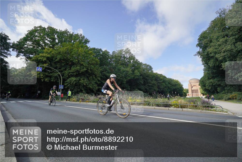 14.09.2025 - Stadtparktriathlon Michael Burmester http://msf.ph/oto/8892210 14.09.2025 11:00:38 Radfahren 600, 601, 643, 724, 730, 793, 829, 838, 870, 915, 921 meine-sportfotos.de