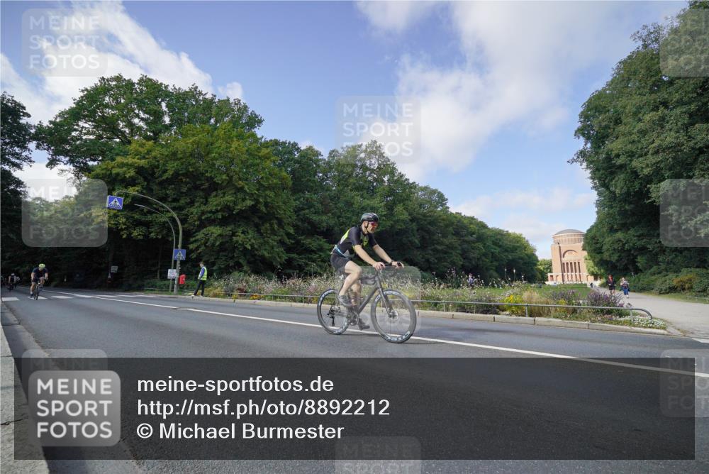 14.09.2025 - Stadtparktriathlon Michael Burmester http://msf.ph/oto/8892212 14.09.2025 11:00:38 Radfahren 600, 601, 643, 724, 730, 793, 829, 838, 870, 915, 921 meine-sportfotos.de