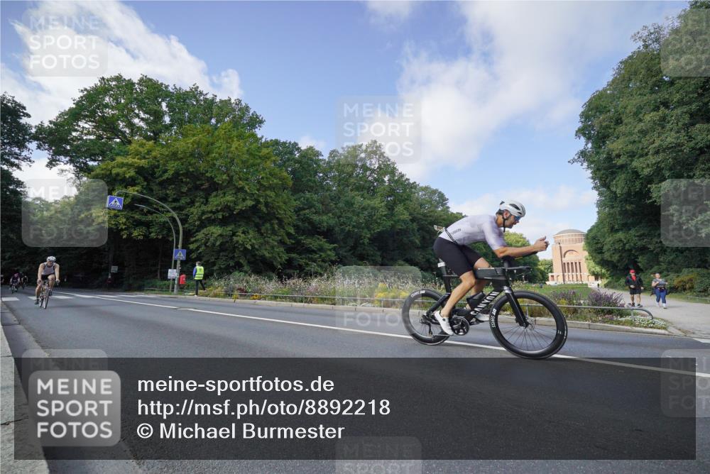14.09.2025 - Stadtparktriathlon Michael Burmester http://msf.ph/oto/8892218 14.09.2025 11:00:45 Radfahren 716, 724, 730, 735, 793, 805, 865, 870, 918, 921 meine-sportfotos.de
