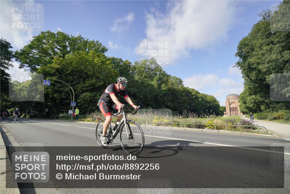 14.09.2025 - Stadtparktriathlon Michael Burmester http://msf.ph/oto/8892256 14.09.2025 11:01:56 Radfahren 663, 736, 770, 815, 822, 823, 842, 854, 868 meine-sportfotos.de