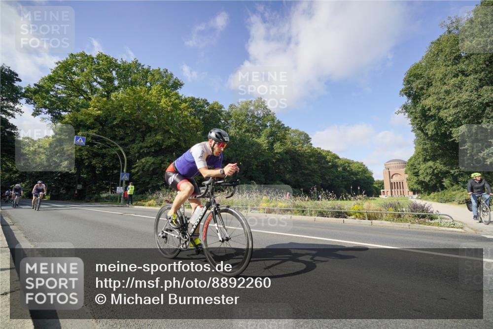 14.09.2025 - Stadtparktriathlon Michael Burmester http://msf.ph/oto/8892260 14.09.2025 11:02:02 Radfahren 736, 779, 780, 790, 815, 822, 842, 854, 868, 900 meine-sportfotos.de