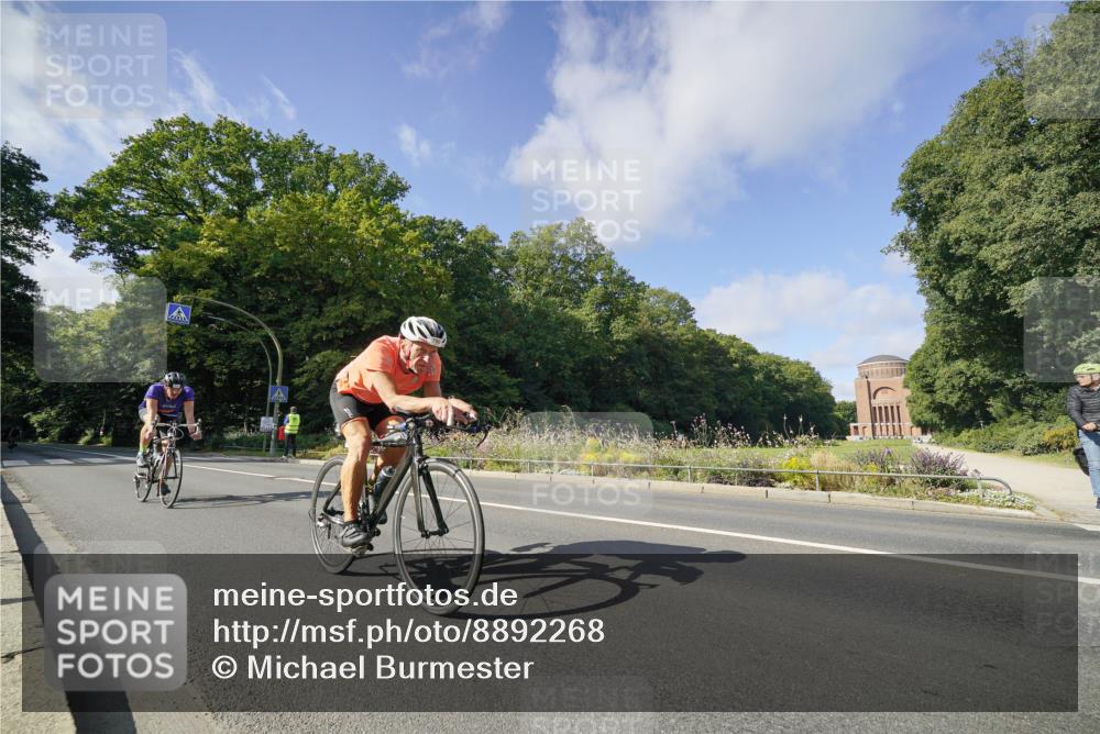 14.09.2025 - Stadtparktriathlon Michael Burmester http://msf.ph/oto/8892268 14.09.2025 11:02:10 Radfahren 729, 779, 780, 790, 822, 875, 900 meine-sportfotos.de
