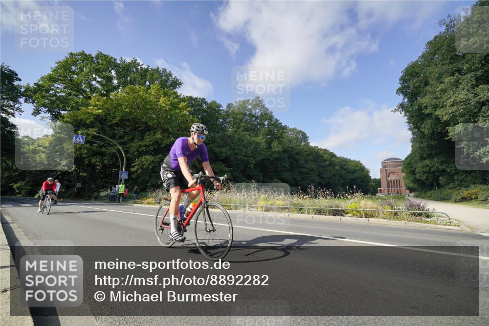 14.09.2025 - Stadtparktriathlon Michael Burmester http://msf.ph/oto/8892282 14.09.2025 11:02:58 Radfahren 631, 762, 786, 831 meine-sportfotos.de