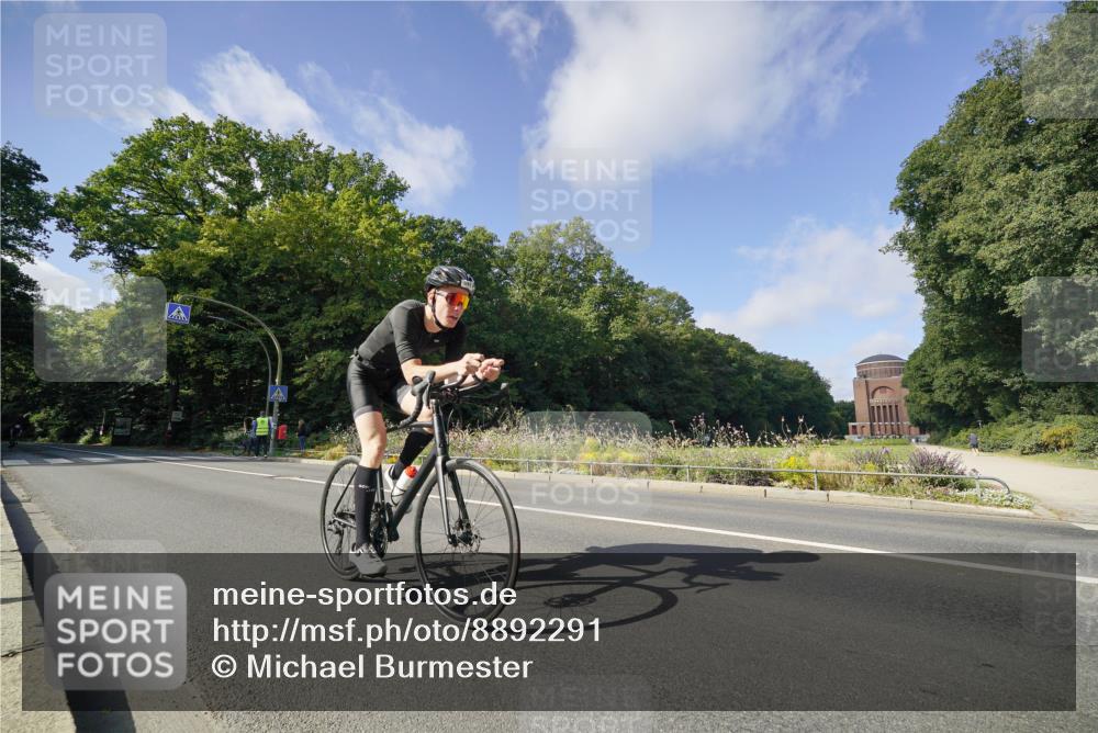 14.09.2025 - Stadtparktriathlon Michael Burmester http://msf.ph/oto/8892291 14.09.2025 11:03:19 Radfahren 657, 708, 764, 782, 788, 849, 877, 888 meine-sportfotos.de