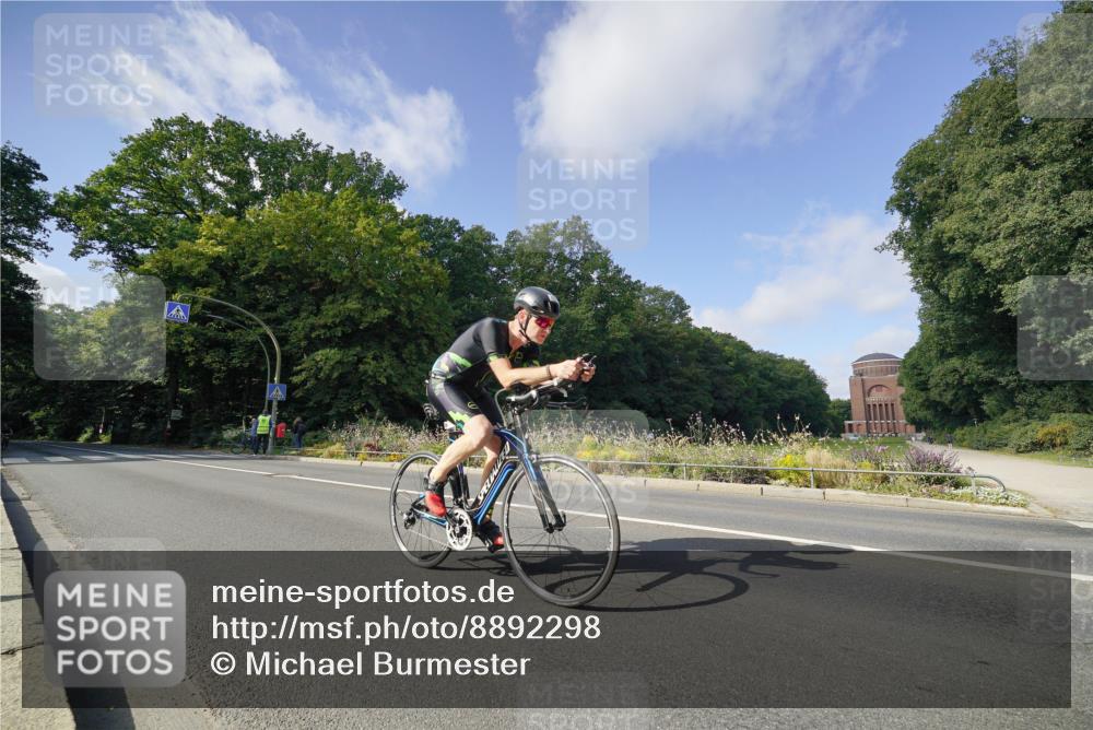 14.09.2025 - Stadtparktriathlon Michael Burmester http://msf.ph/oto/8892298 14.09.2025 11:03:30 Radfahren 657, 668, 764, 782, 783, 811, 817 meine-sportfotos.de