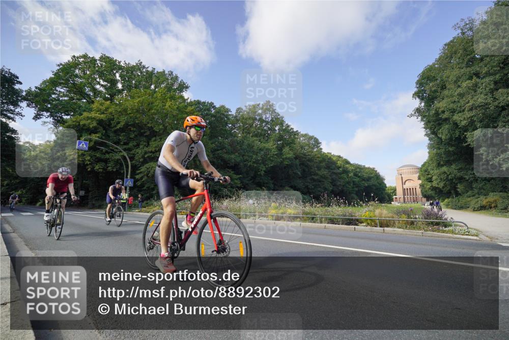 14.09.2025 - Stadtparktriathlon Michael Burmester http://msf.ph/oto/8892302 14.09.2025 11:03:44 Radfahren 740, 760, 765, 767, 781, 792, 798, 909 meine-sportfotos.de