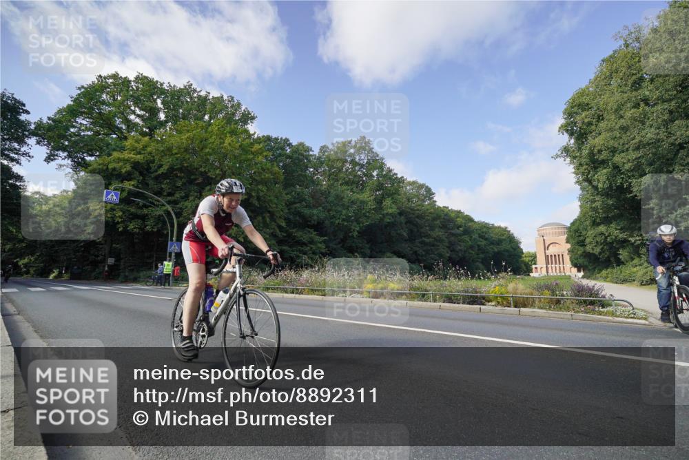14.09.2025 - Stadtparktriathlon Michael Burmester http://msf.ph/oto/8892311 14.09.2025 11:03:55 Radfahren 721, 740, 753, 765, 798, 801, 909 meine-sportfotos.de
