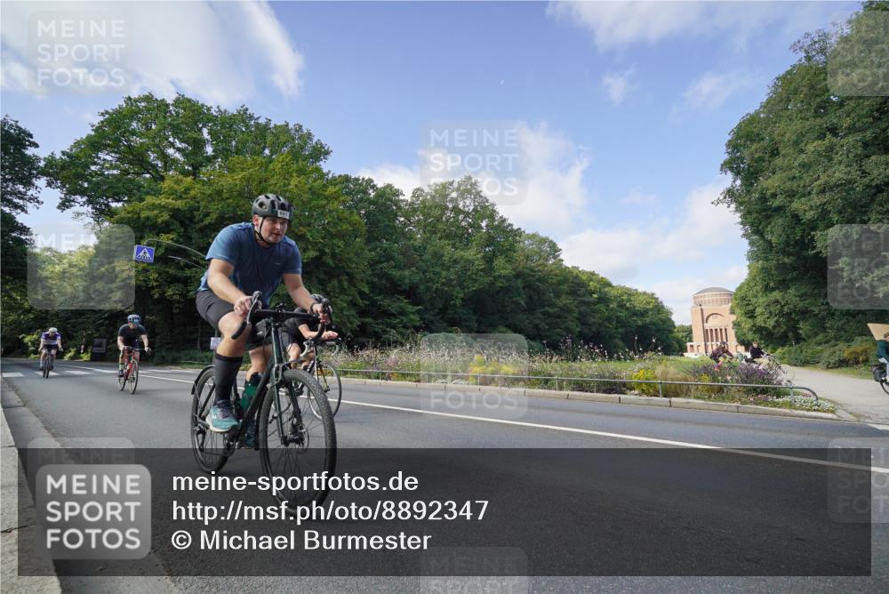 14.09.2025 - Stadtparktriathlon Michael Burmester http://msf.ph/oto/8892347 14.09.2025 11:05:10 Radfahren 776, 833, 841, 852, 867, 891, 919 meine-sportfotos.de