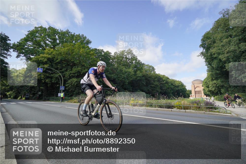 14.09.2025 - Stadtparktriathlon Michael Burmester http://msf.ph/oto/8892350 14.09.2025 11:05:12 Radfahren 833, 835, 836, 841, 852, 853, 867, 891, 919 meine-sportfotos.de