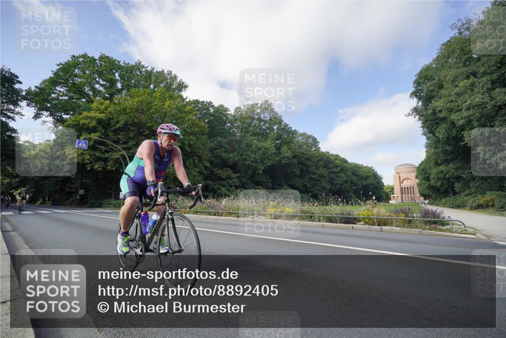 14.09.2025 - Stadtparktriathlon Michael Burmester http://msf.ph/oto/8892405 14.09.2025 11:07:14 Radfahren 739, 785, 825, 838, 865, 886, 920 meine-sportfotos.de