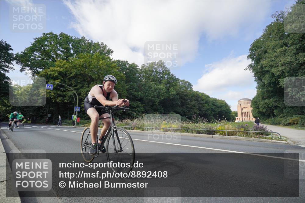 14.09.2025 - Stadtparktriathlon Michael Burmester http://msf.ph/oto/8892408 14.09.2025 11:07:18 Radfahren 739, 785, 825, 838, 865, 886 meine-sportfotos.de