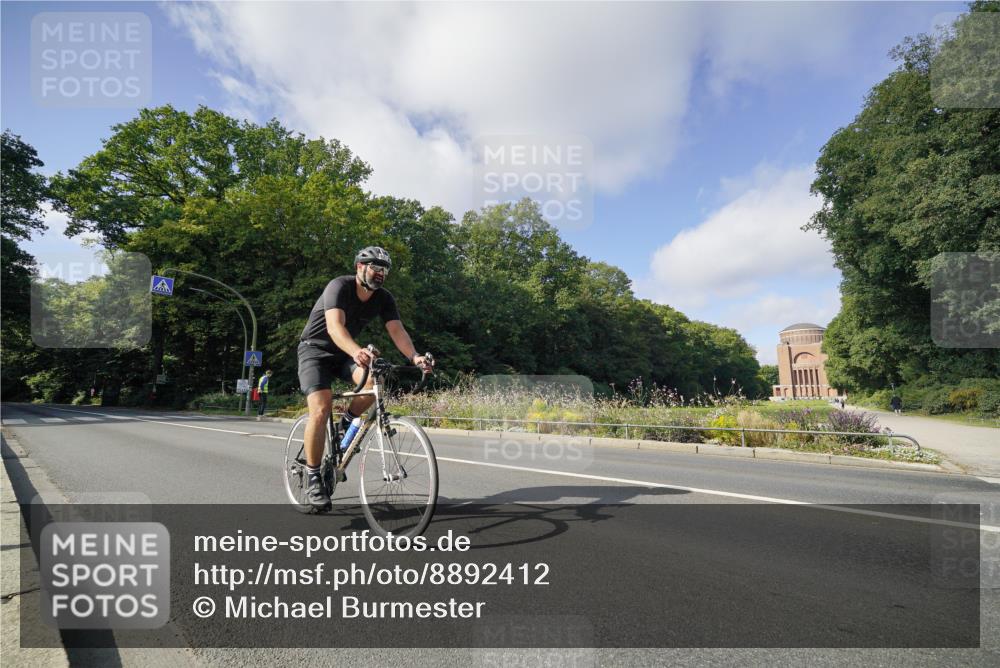 14.09.2025 - Stadtparktriathlon Michael Burmester http://msf.ph/oto/8892412 14.09.2025 11:07:40 Radfahren 723, 821 meine-sportfotos.de