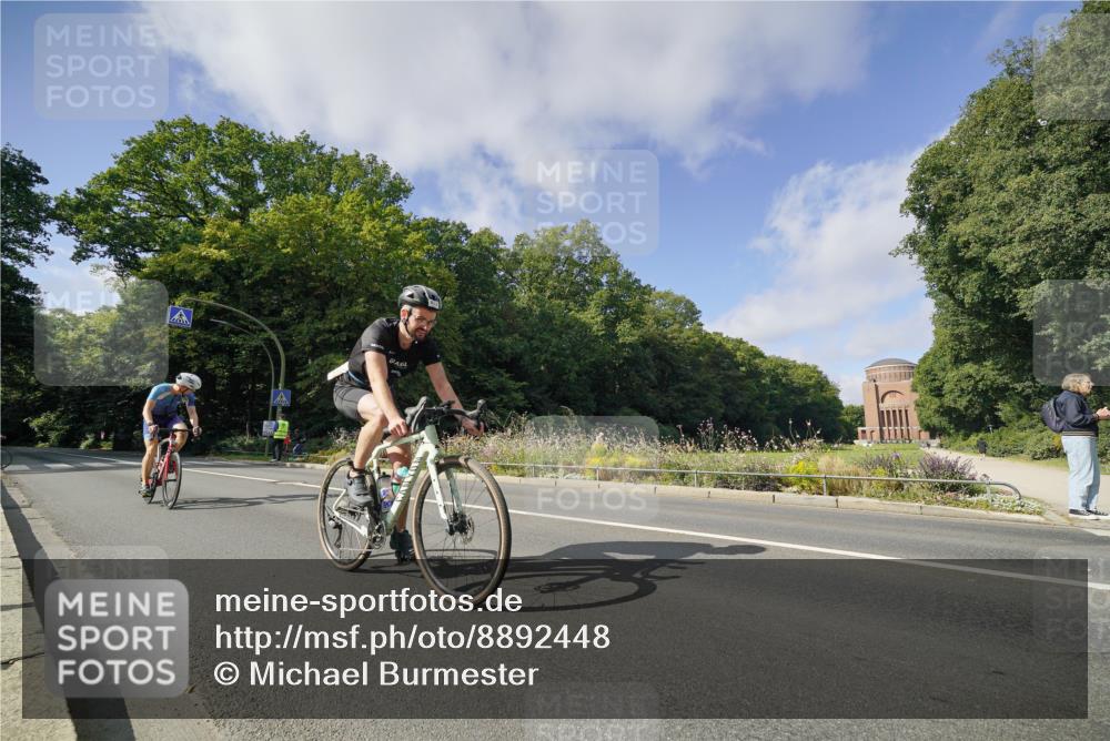 14.09.2025 - Stadtparktriathlon Michael Burmester http://msf.ph/oto/8892448 14.09.2025 11:09:00 Radfahren 787, 808, 843, 875, 876 meine-sportfotos.de