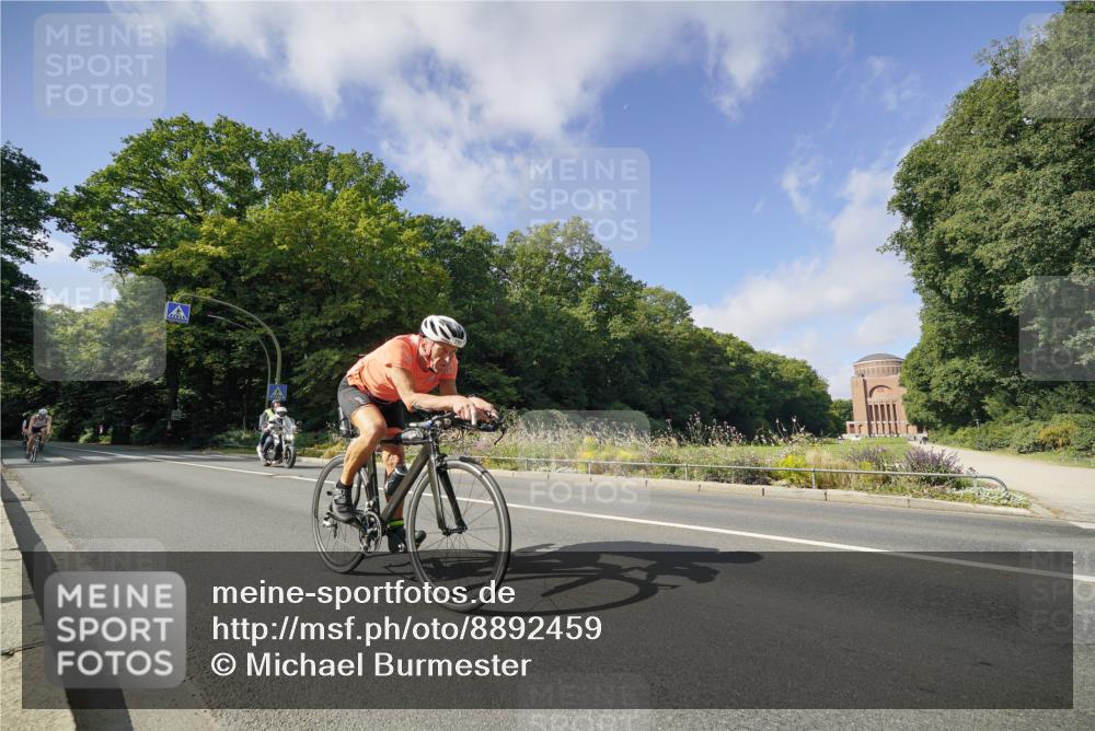14.09.2025 - Stadtparktriathlon Michael Burmester http://msf.ph/oto/8892459 14.09.2025 11:09:38 Radfahren 724, 729, 780, 790, 831, 900 meine-sportfotos.de