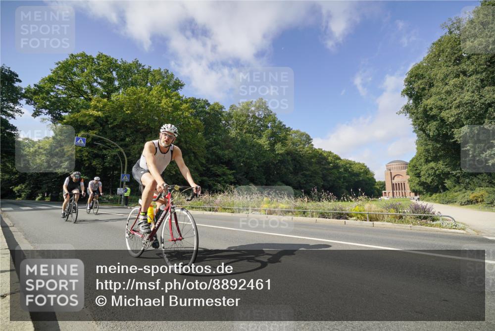 14.09.2025 - Stadtparktriathlon Michael Burmester http://msf.ph/oto/8892461 14.09.2025 11:09:40 Radfahren 724, 780, 790, 831, 900 meine-sportfotos.de