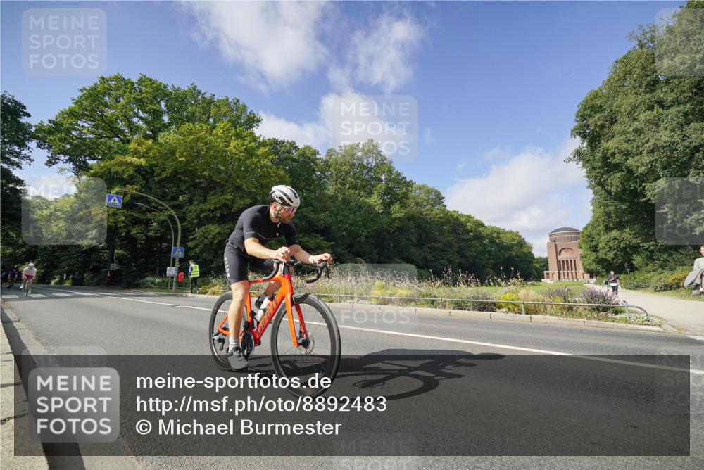 14.09.2025 - Stadtparktriathlon Michael Burmester http://msf.ph/oto/8892483 14.09.2025 11:10:53 Radfahren 760, 761, 772, 786, 854, 890, 909, 916 meine-sportfotos.de