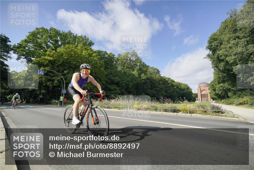 14.09.2025 - Stadtparktriathlon Michael Burmester http://msf.ph/oto/8892497 14.09.2025 11:11:52 Radfahren 754, 778, 826 meine-sportfotos.de