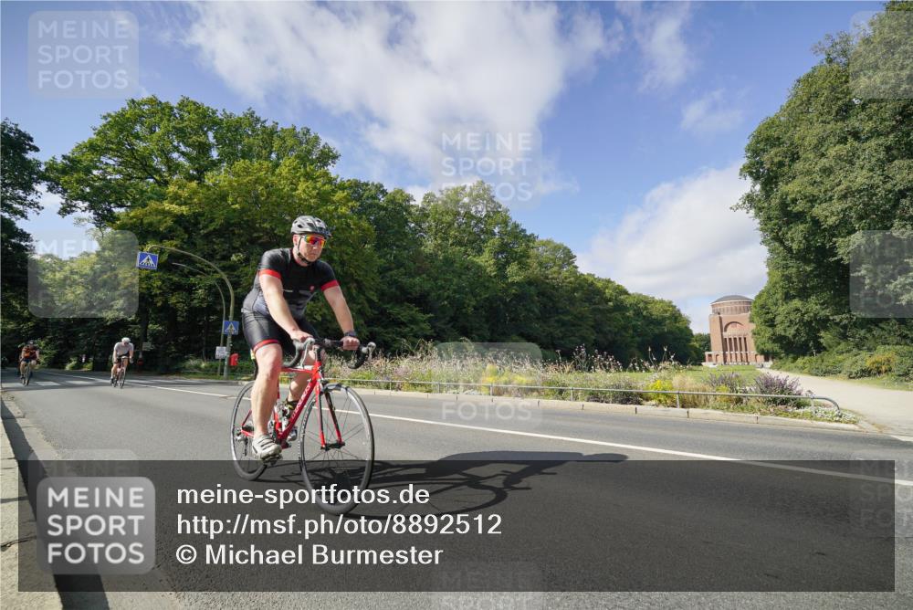 14.09.2025 - Stadtparktriathlon Michael Burmester http://msf.ph/oto/8892512 14.09.2025 11:12:15 Radfahren 734, 774, 801, 803, 807, 835, 846, 905 meine-sportfotos.de