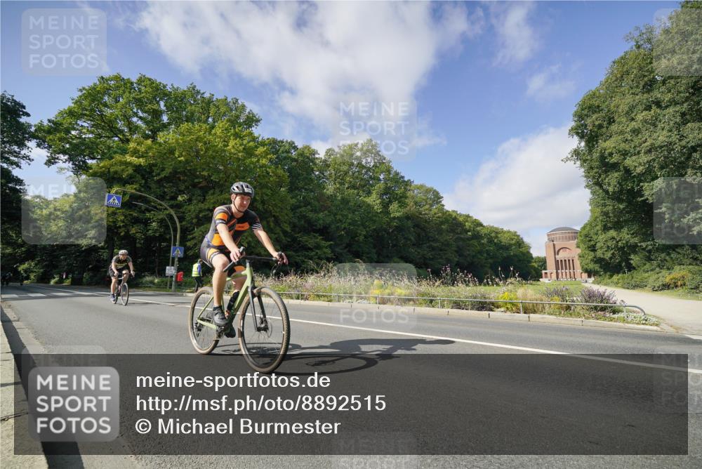 14.09.2025 - Stadtparktriathlon Michael Burmester http://msf.ph/oto/8892515 14.09.2025 11:12:17 Radfahren 734, 746, 774, 801, 803, 807, 835, 846, 905 meine-sportfotos.de