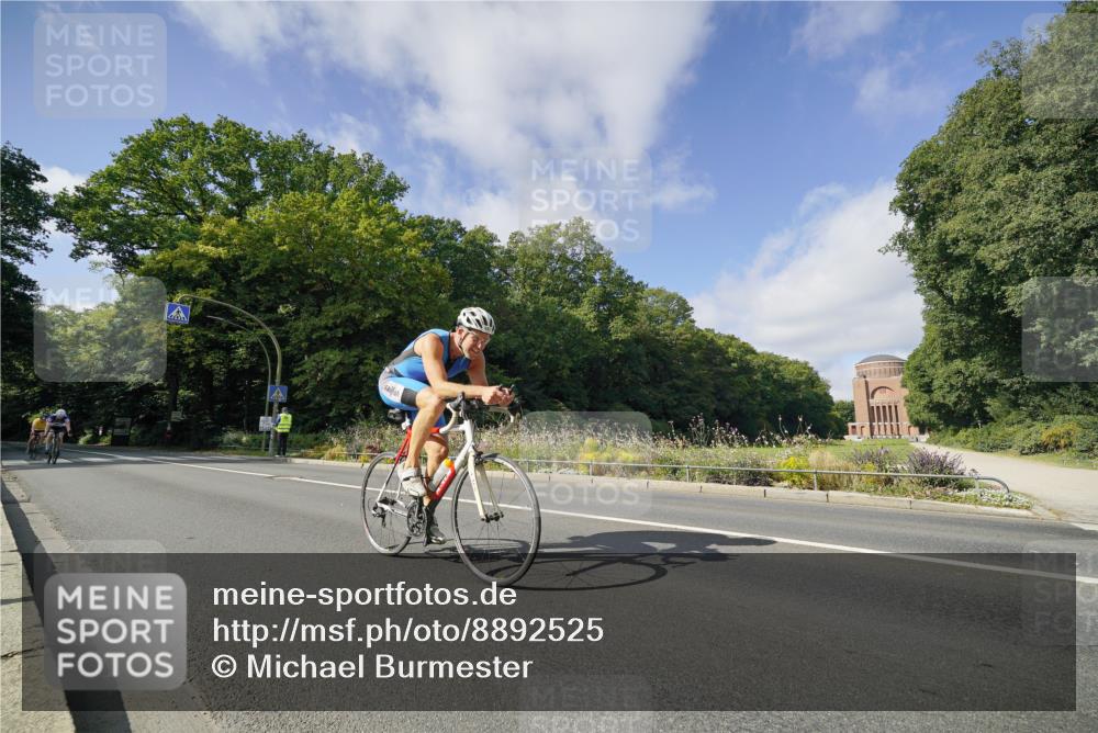 14.09.2025 - Stadtparktriathlon Michael Burmester http://msf.ph/oto/8892525 14.09.2025 11:12:38 Radfahren 833, 836, 841, 867, 898 meine-sportfotos.de