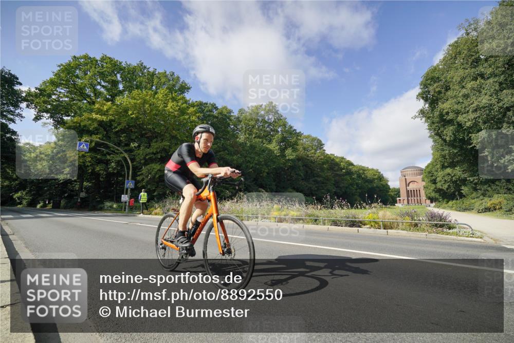 14.09.2025 - Stadtparktriathlon Michael Burmester http://msf.ph/oto/8892550 14.09.2025 11:13:47 Radfahren 855, 865, 874 meine-sportfotos.de