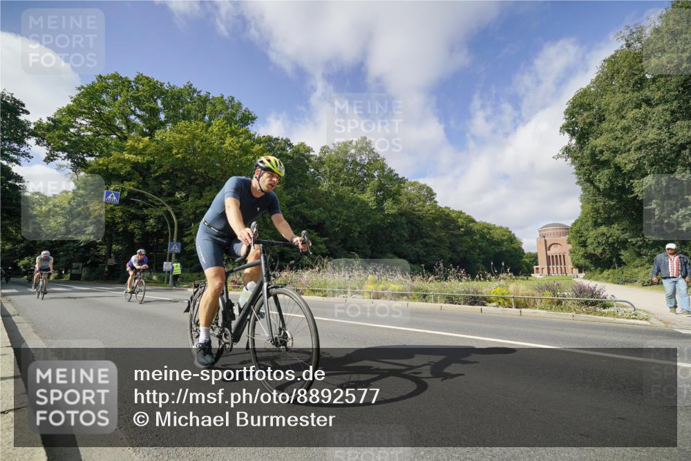 14.09.2025 - Stadtparktriathlon Michael Burmester http://msf.ph/oto/8892577 14.09.2025 11:15:25 Radfahren 756, 777, 829, 837, 842, 870, 880, 901, 921 meine-sportfotos.de