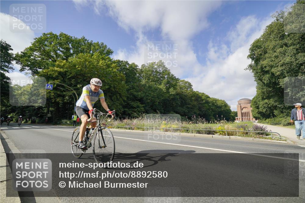 14.09.2025 - Stadtparktriathlon Michael Burmester http://msf.ph/oto/8892580 14.09.2025 11:15:27 Radfahren 756, 777, 816, 829, 837, 842, 870, 880, 892, 901, 921 meine-sportfotos.de