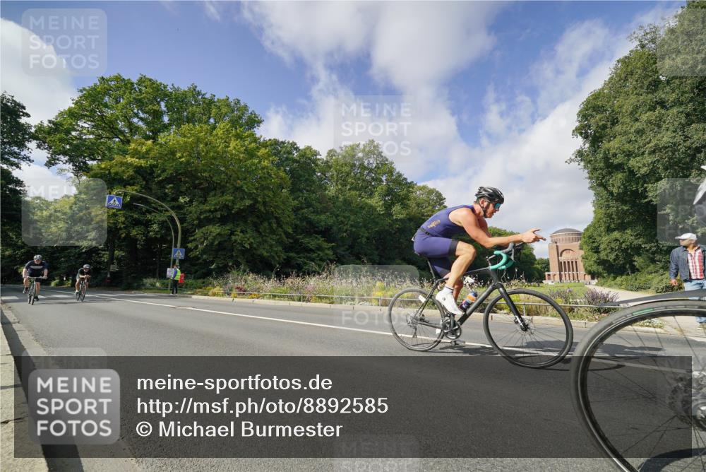 14.09.2025 - Stadtparktriathlon Michael Burmester http://msf.ph/oto/8892585 14.09.2025 11:15:34 Radfahren 777, 816, 829, 837, 880, 892, 901 meine-sportfotos.de