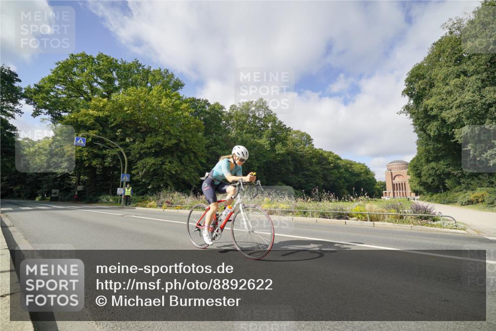 14.09.2025 - Stadtparktriathlon Michael Burmester http://msf.ph/oto/8892622 14.09.2025 11:17:12 Radfahren 900, 950, 987, 1000 meine-sportfotos.de