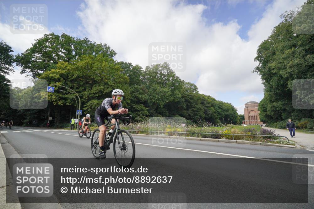 14.09.2025 - Stadtparktriathlon Michael Burmester http://msf.ph/oto/8892637 14.09.2025 11:18:31 Radfahren 934, 935, 951, 976, 993, 1015 meine-sportfotos.de